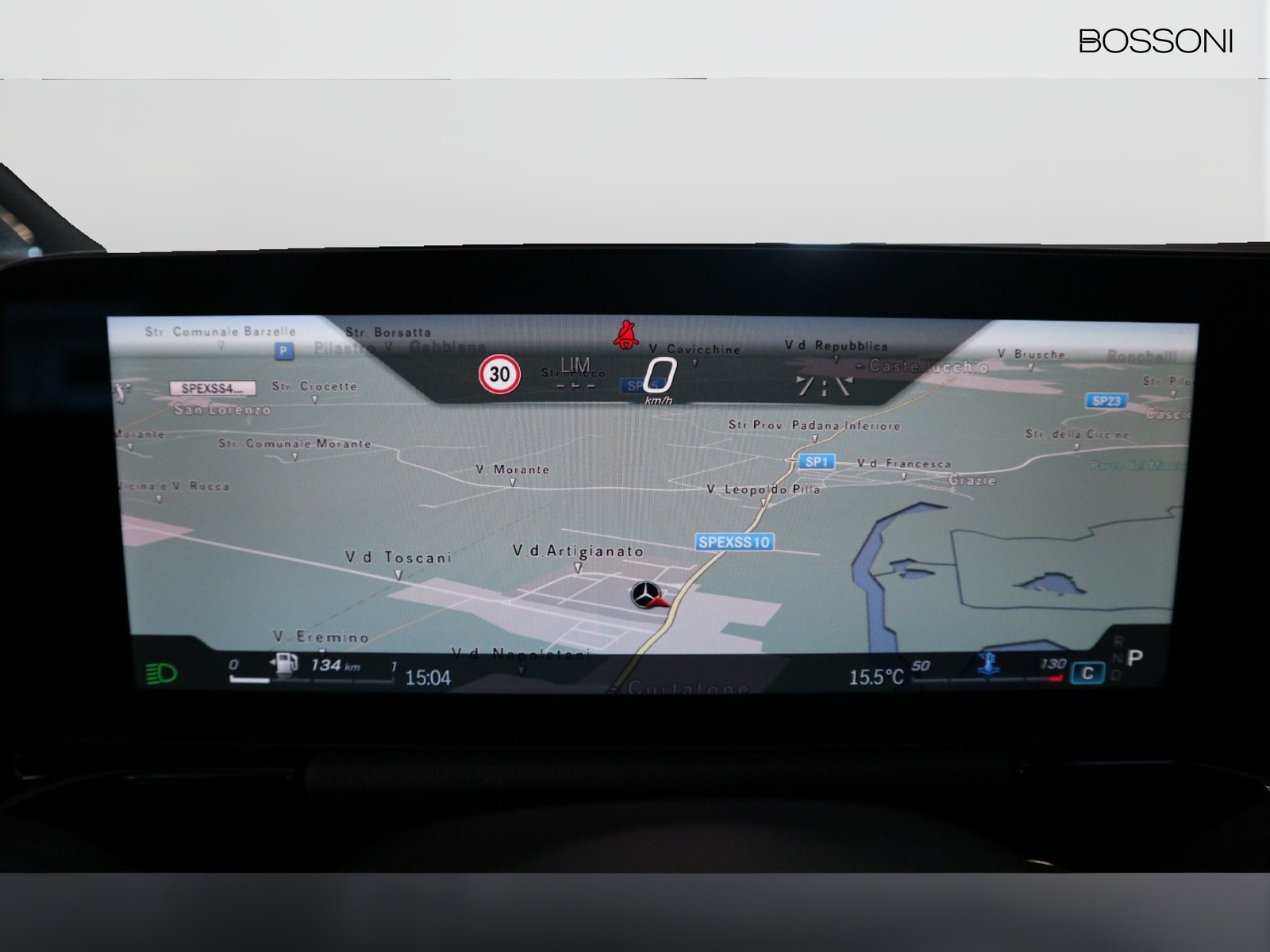 16 - Mercedes GLA 200 d amg line premium 8g-dct