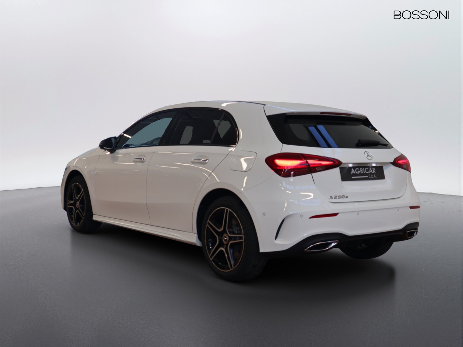 5 - Mercedes Classe A 250 e plug-in-hybrid amg line premium speedshift dct amg 8g