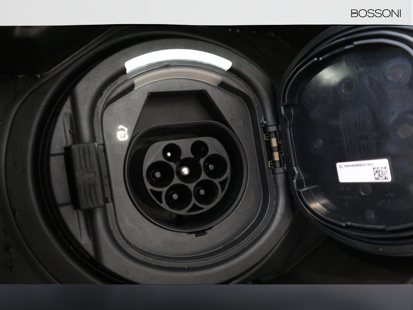 18 - Mercedes Classe A 250 e plug-in-hybrid amg line premium speedshift dct amg 8g