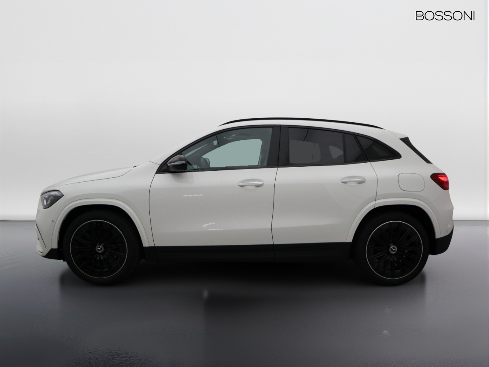 3 - Mercedes GLA 220 d amg line premium 4matic 8g-dct