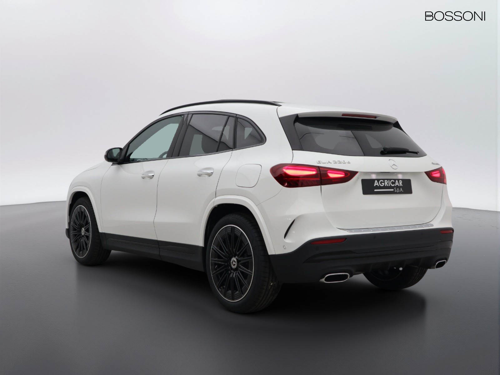 5 - Mercedes GLA 220 d amg line premium 4matic 8g-dct
