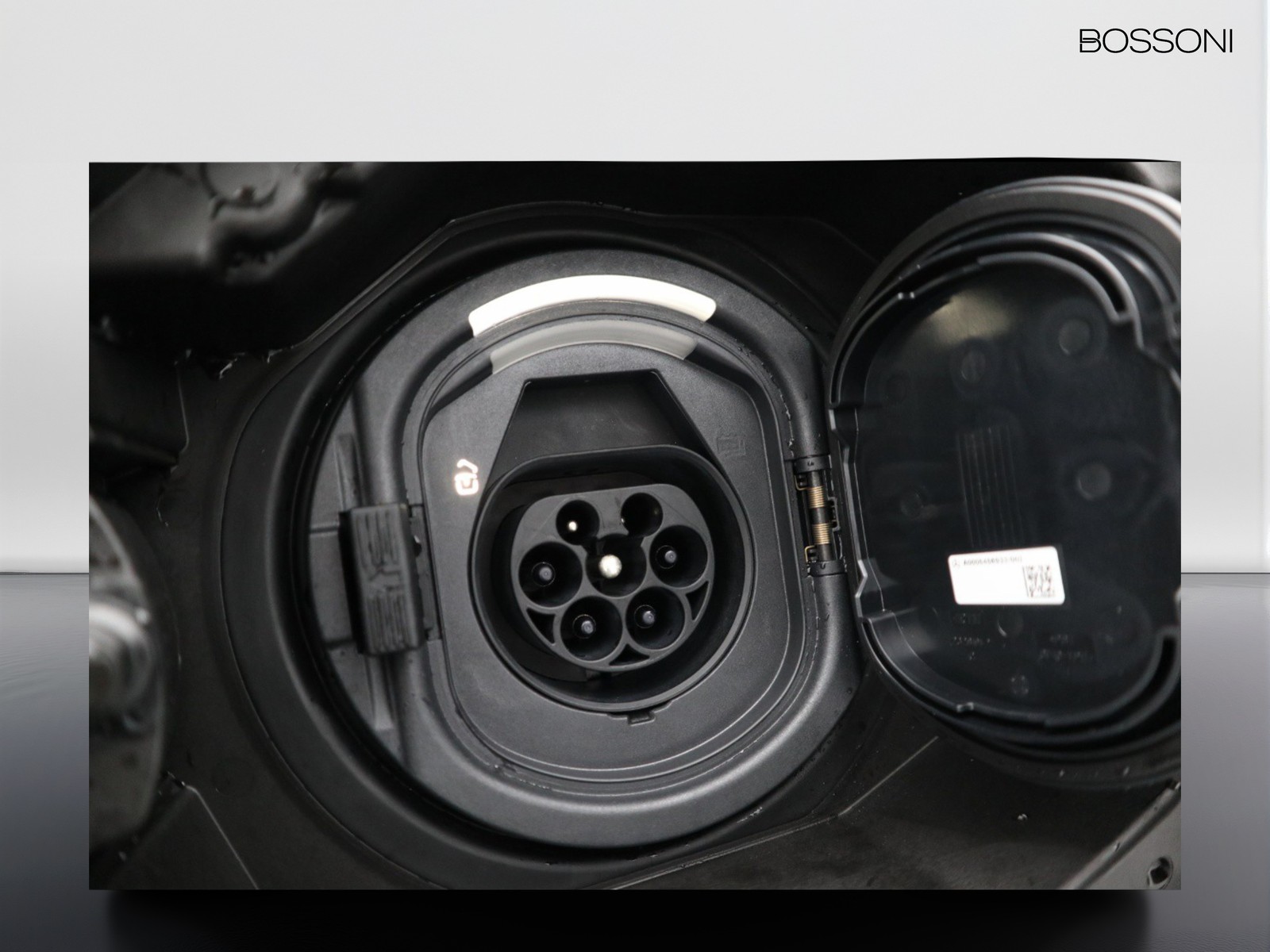 18 - Mercedes Classe A 250 e plug-in-hybrid amg line premium speedshift dct amg 8g