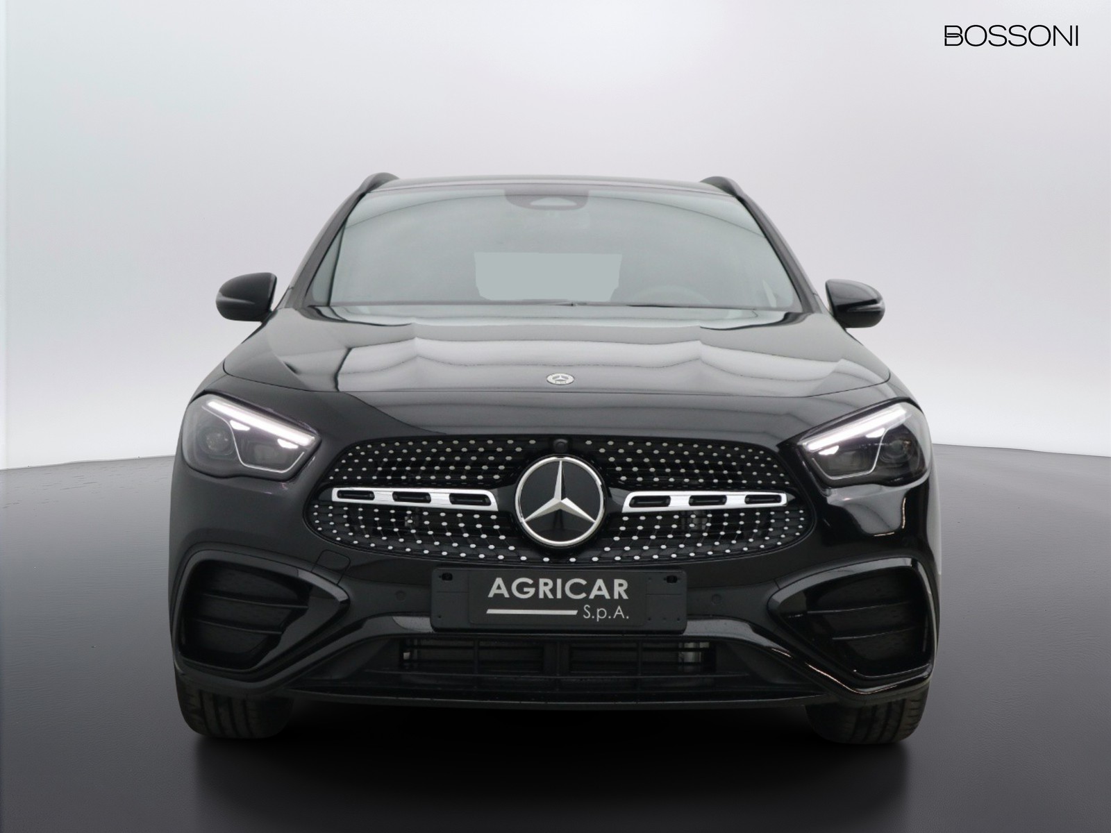 2 - Mercedes GLA 200 d amg line premium 8g-dct