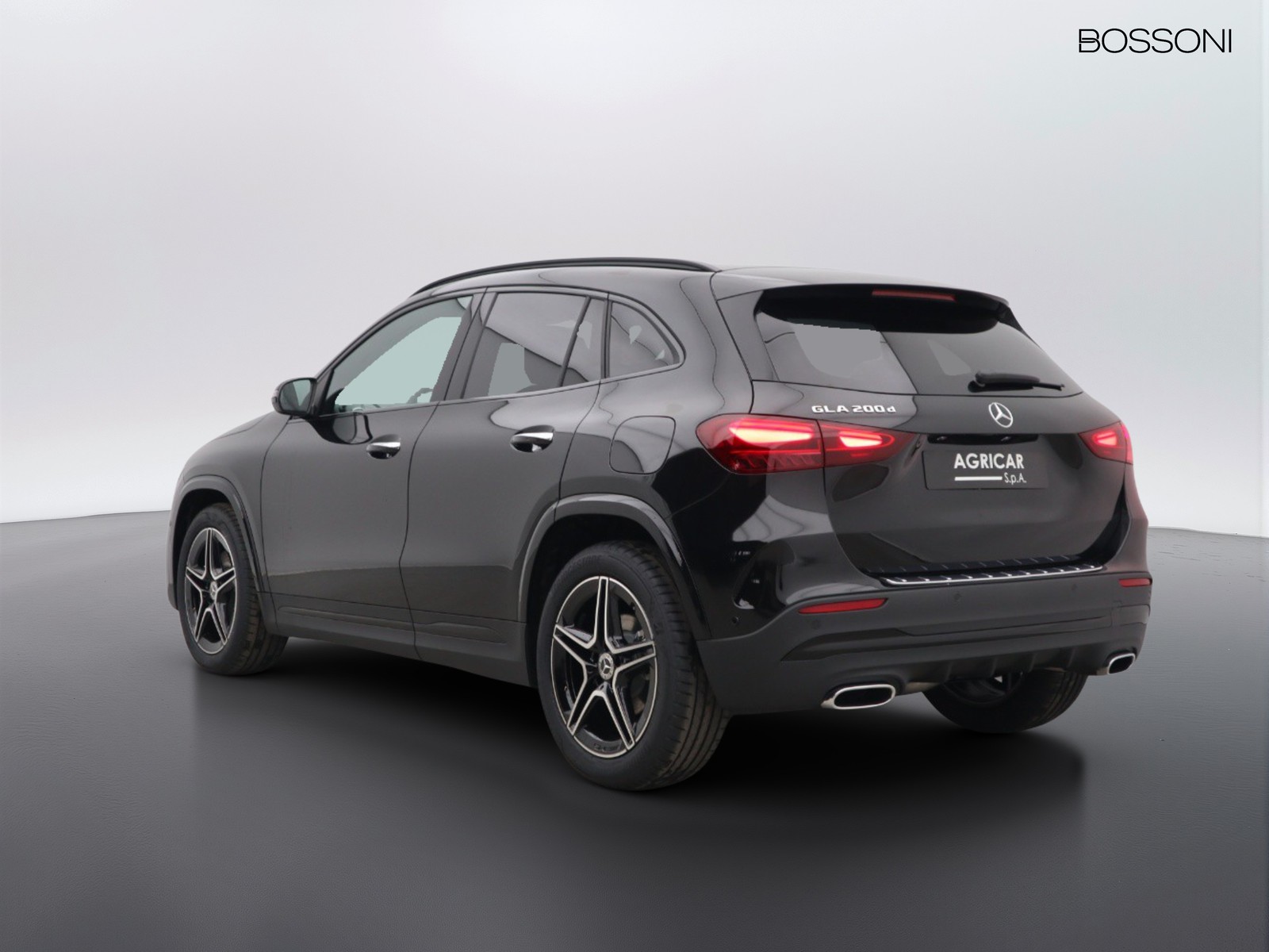 5 - Mercedes GLA 200 d amg line premium 8g-dct