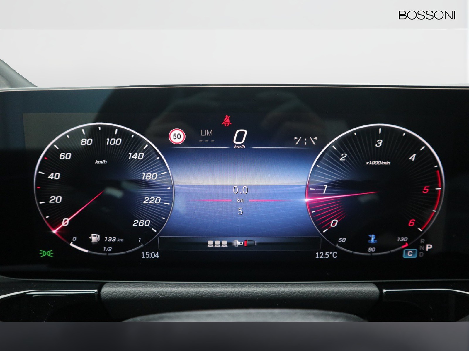 9 - Mercedes GLA 200 d amg line premium 8g-dct