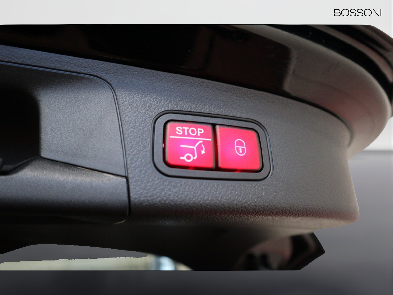 18 - Mercedes GLA 200 d amg line premium 8g-dct