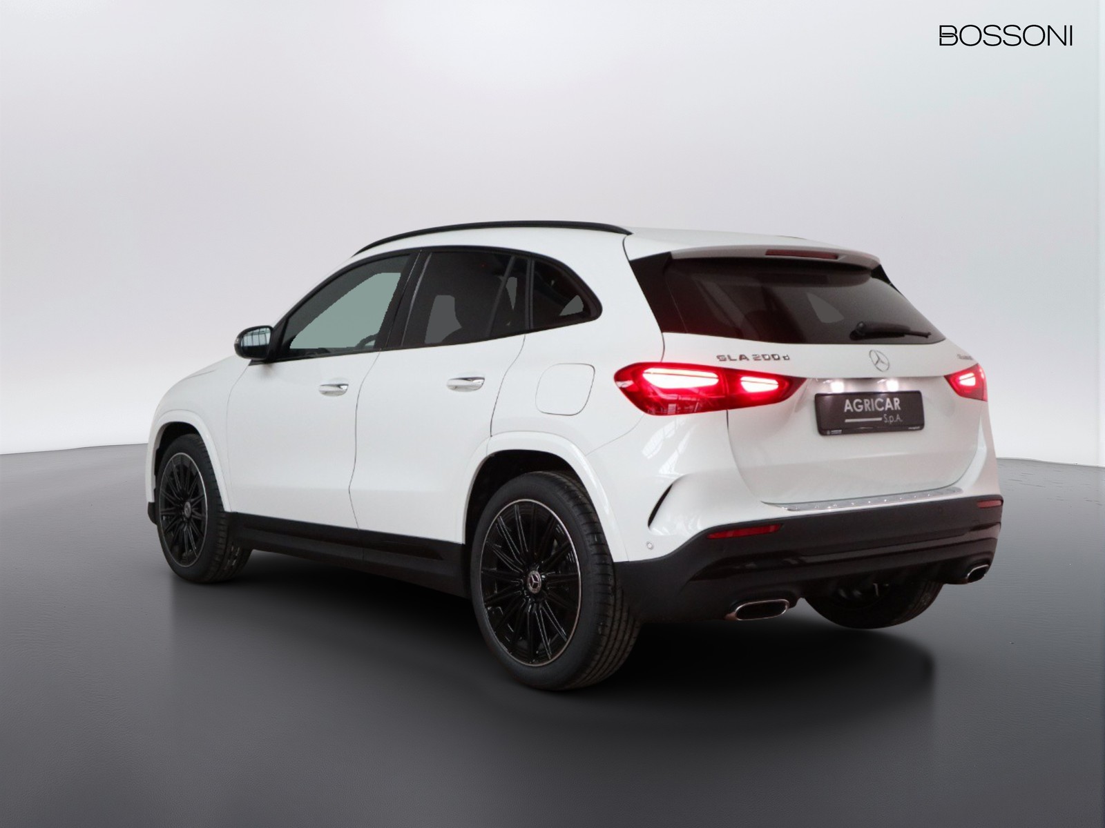 5 - Mercedes GLA 200 d amg line premium 4matic 8g-dct