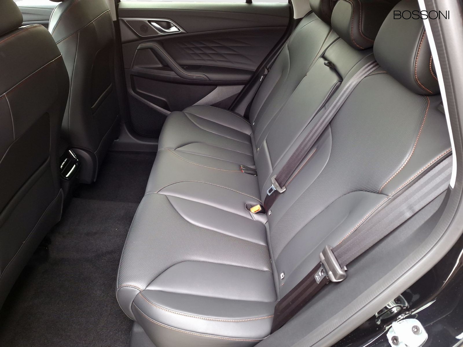 12 - Mg HS 1.5 phev luxury auto