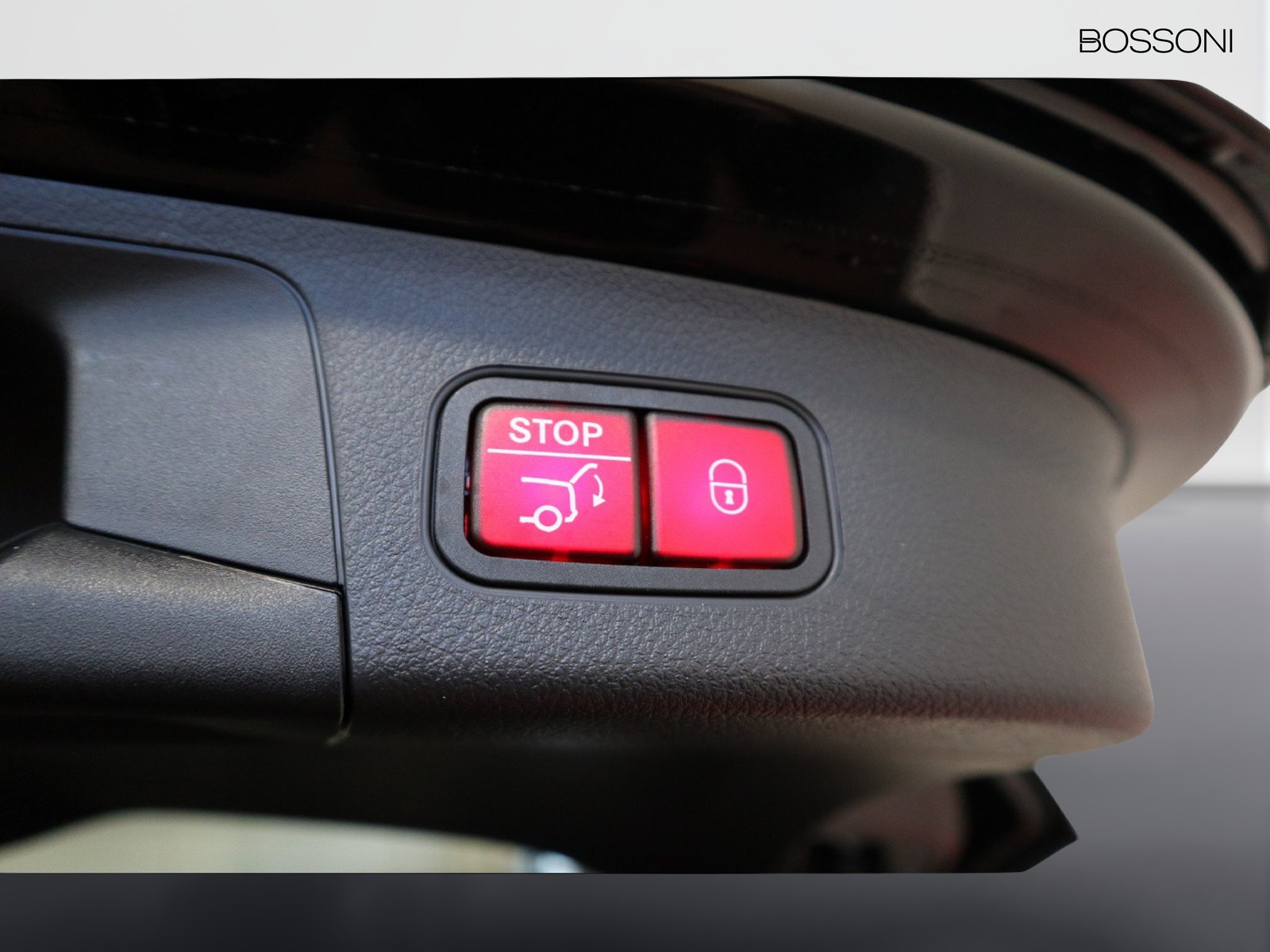 18 - Mercedes GLA 200 d amg line premium 4matic 8g-dct