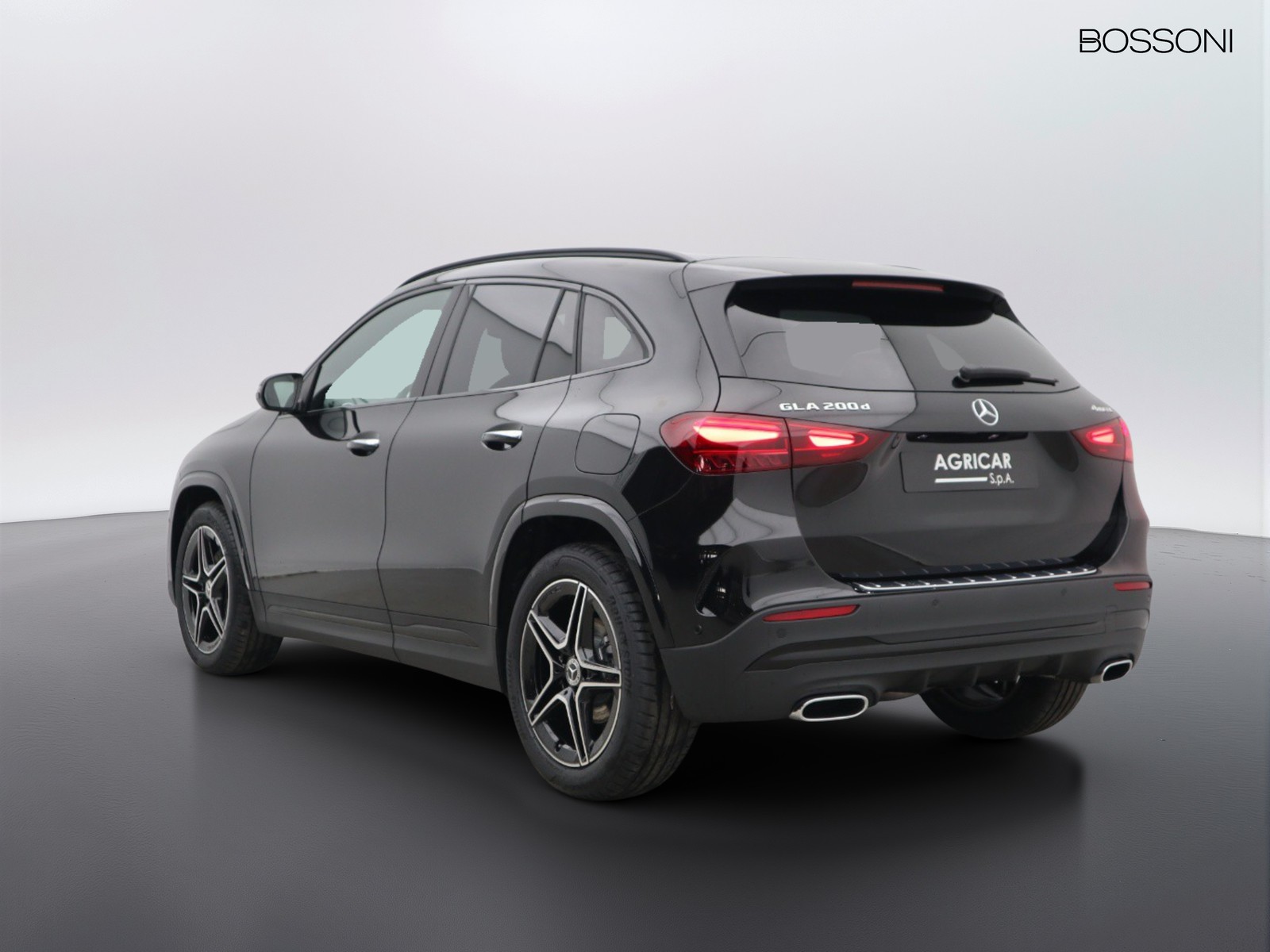 5 - Mercedes GLA 200 d amg line premium 4matic 8g-dct