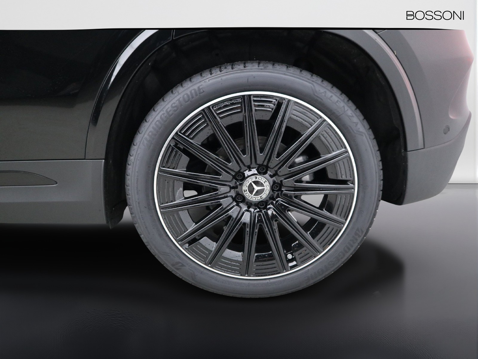 4 - Mercedes GLA 200 d amg line premium 4matic 8g-dct