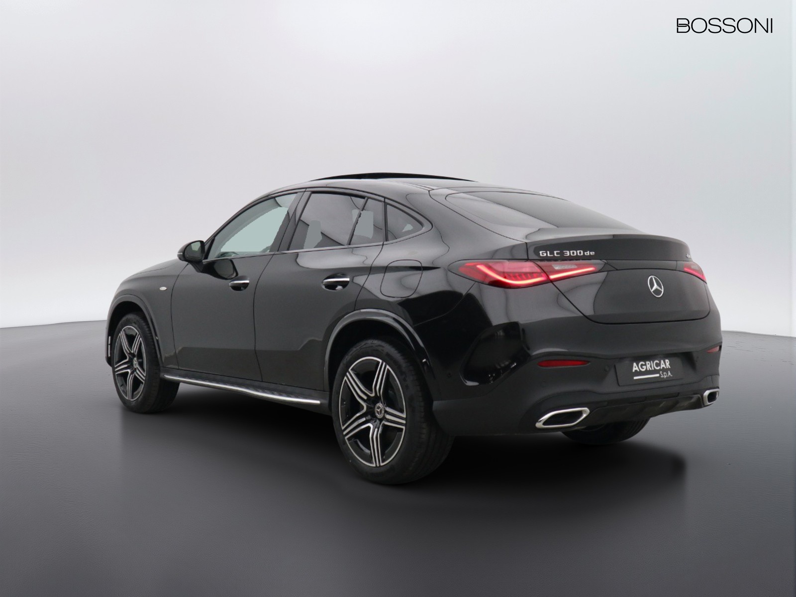 5 - Mercedes GLC coupe 300 de plug in hybrid amg line premium tech 4matic 9g-tronic