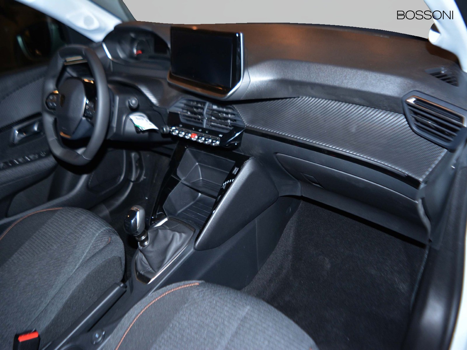 8 - Peugeot 208 1.2 puretech 100cv style s&s