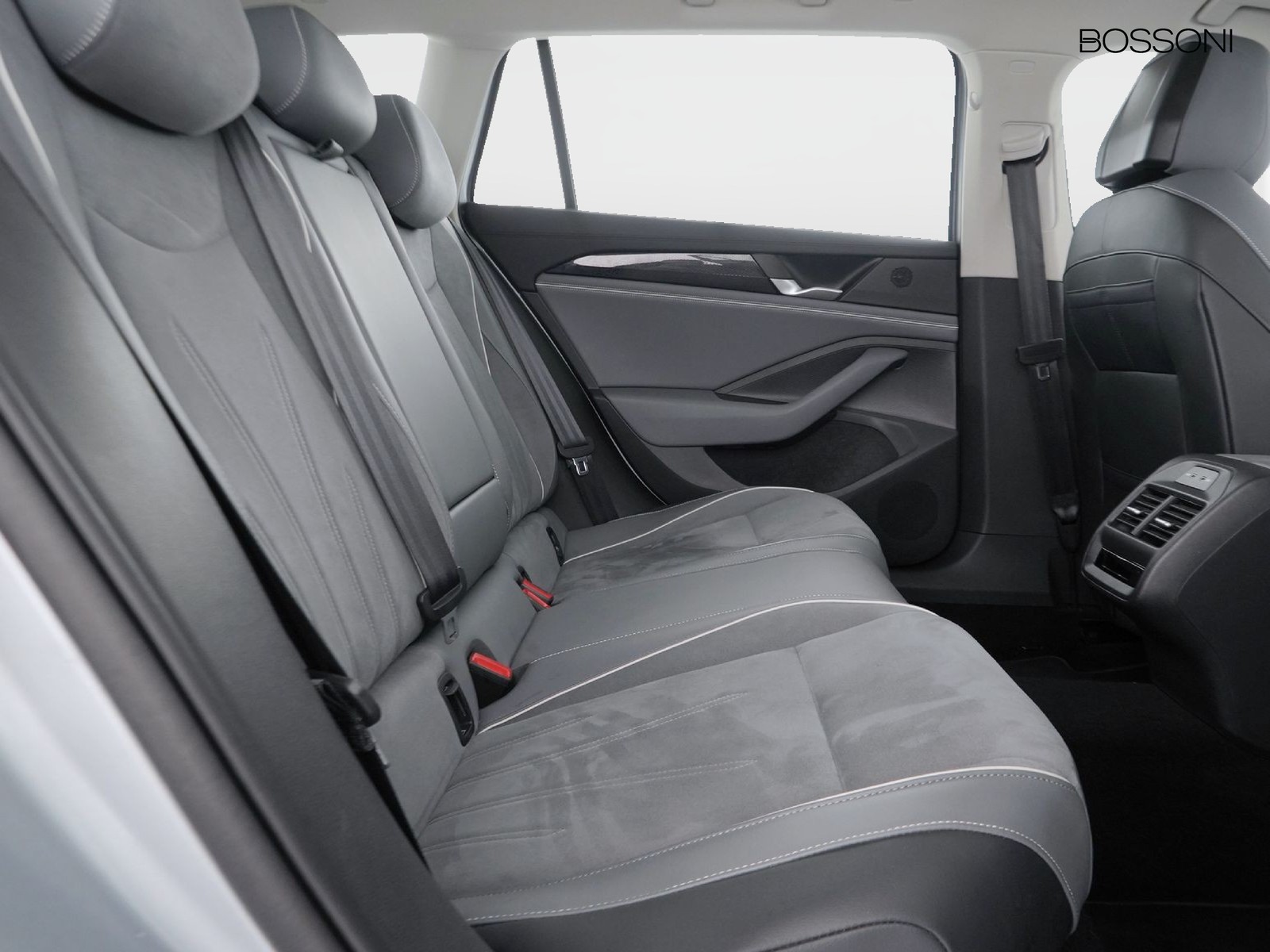 9 - Volkswagen Passat 2.0 tdi scr evo 150cv business dsg