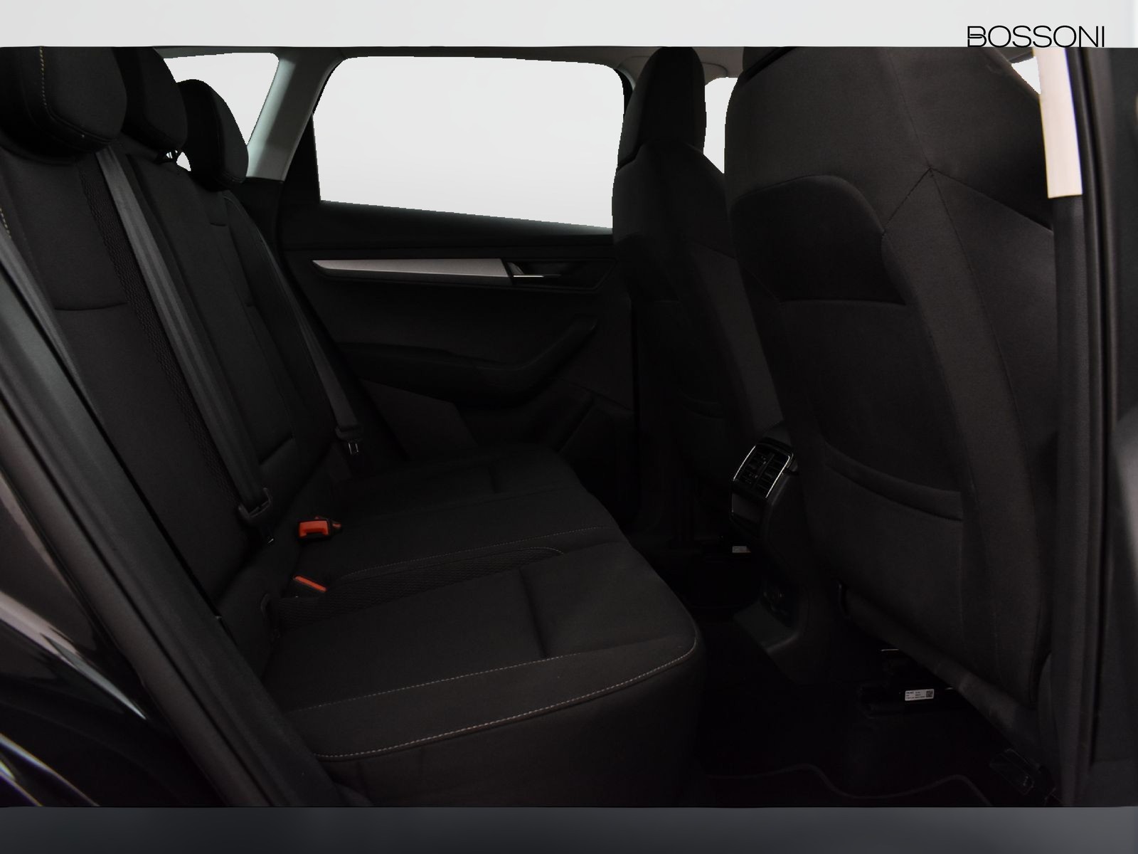 9 - Skoda Karoq 2.0 tdi evo scr 115cv executive dsg