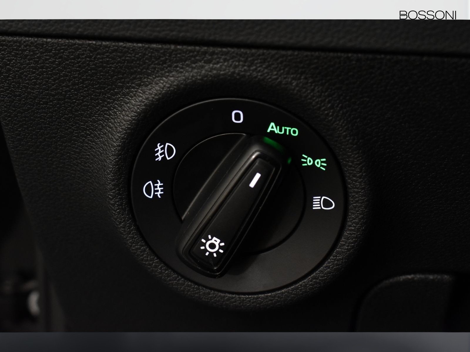 17 - Skoda Karoq 2.0 tdi evo scr 115cv executive dsg