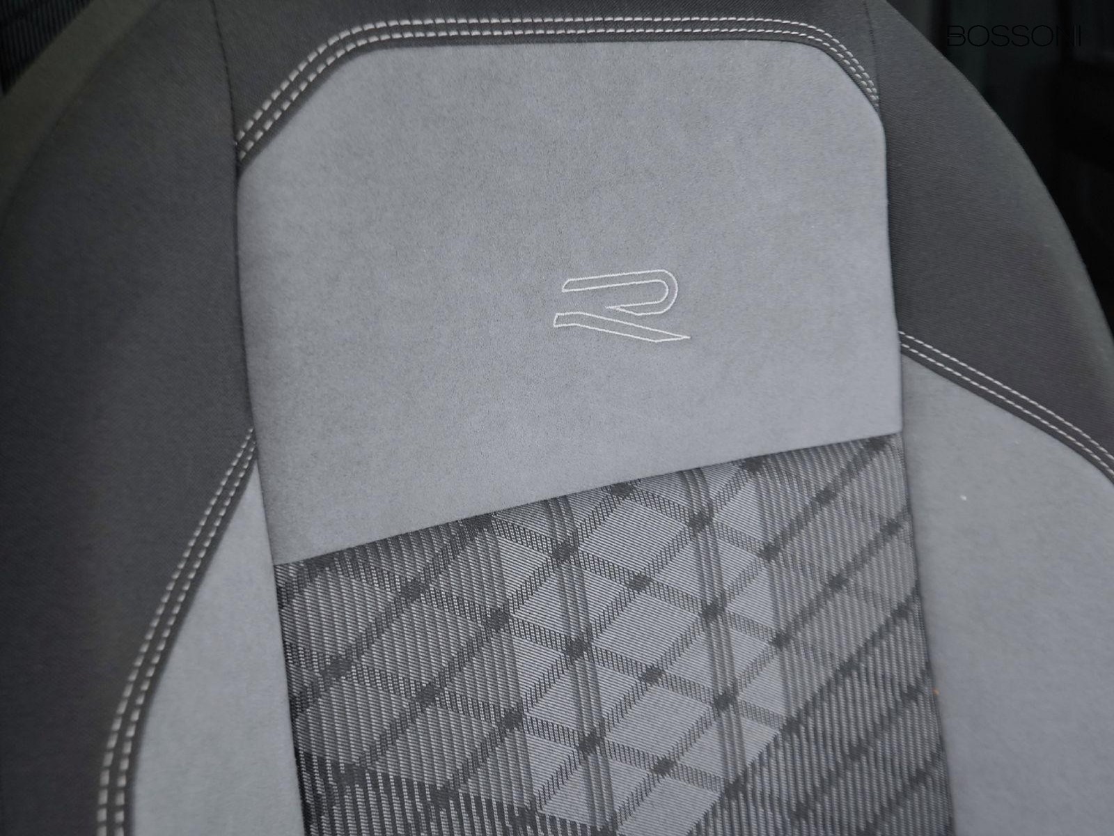 22 - Volkswagen Taigo 1.0 tsi 115cv r-line