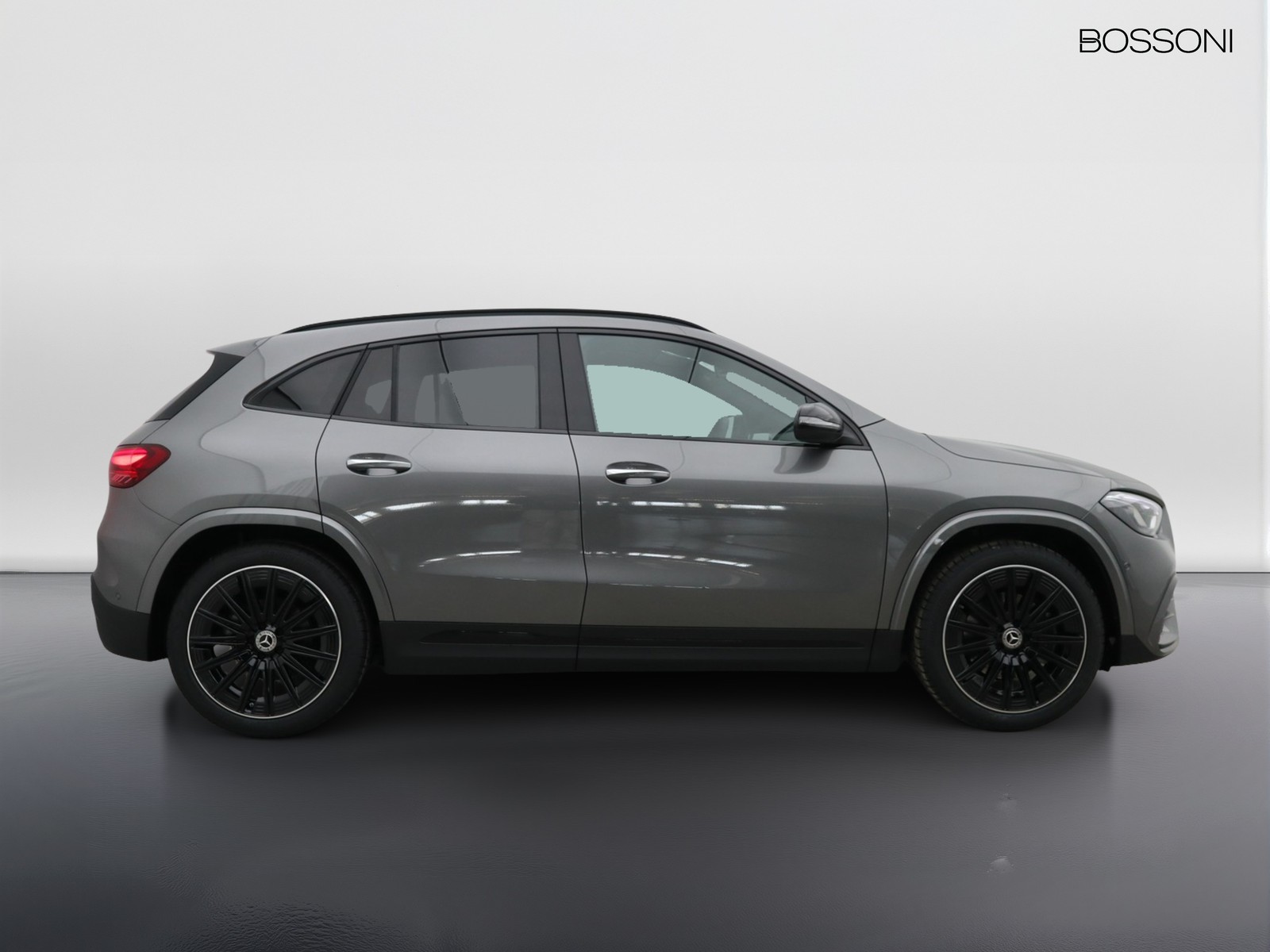 3 - Mercedes GLA 200 d amg line premium 8g-dct