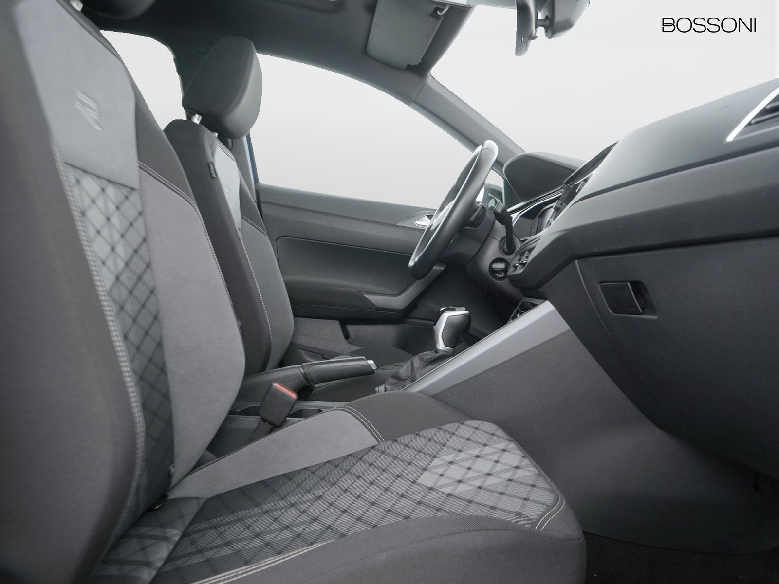 8 - Volkswagen Taigo 1.0 tsi 115cv r-line dsg