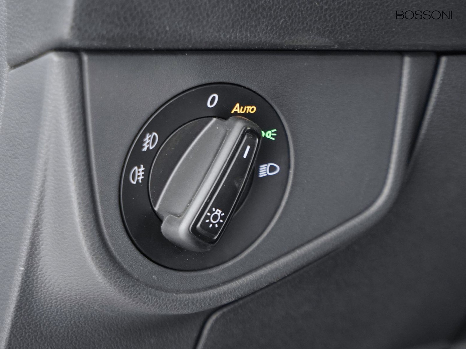 16 - Volkswagen Taigo 1.0 tsi 115cv r-line dsg