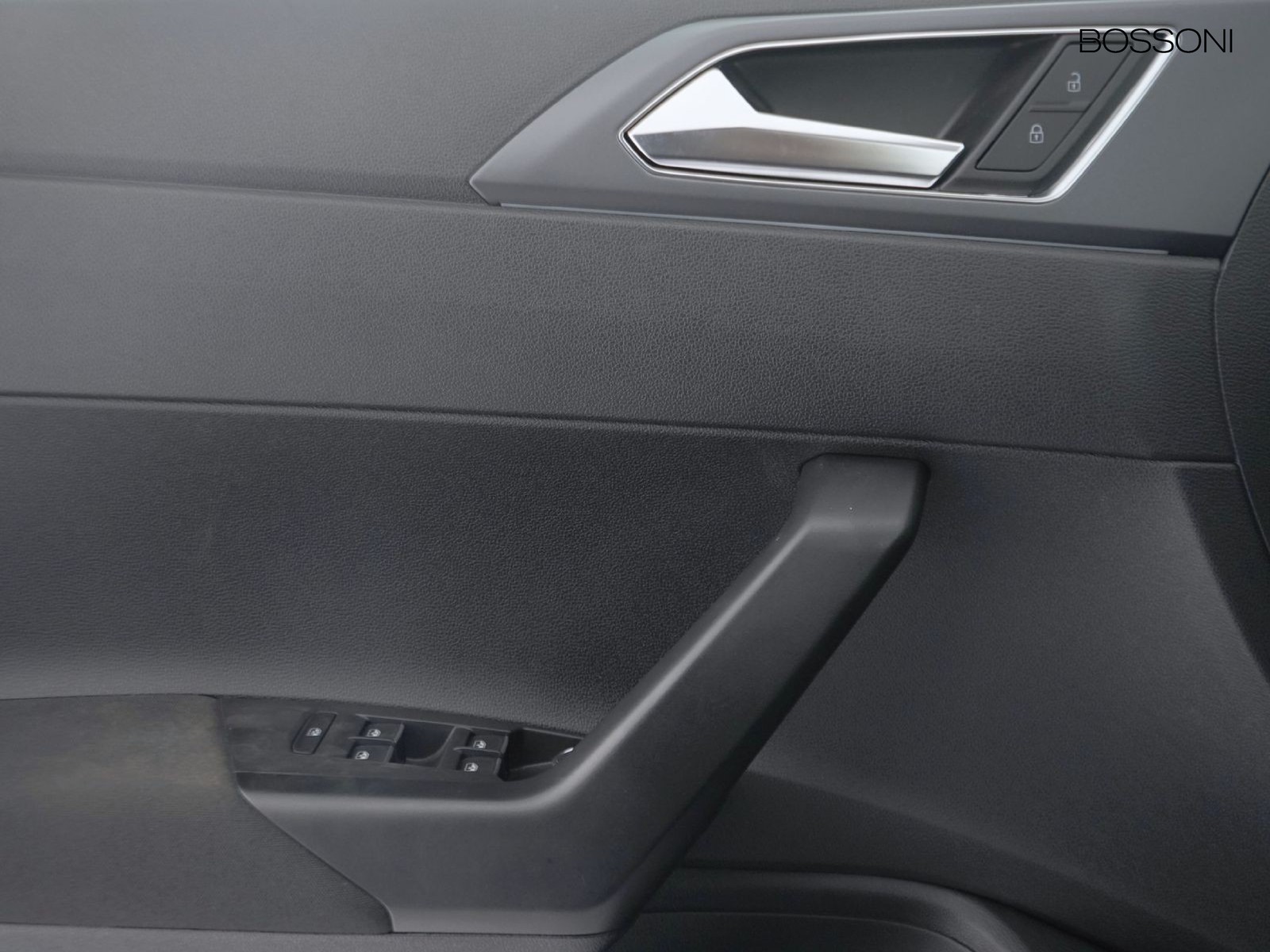 17 - Volkswagen Taigo 1.0 tsi 115cv r-line dsg