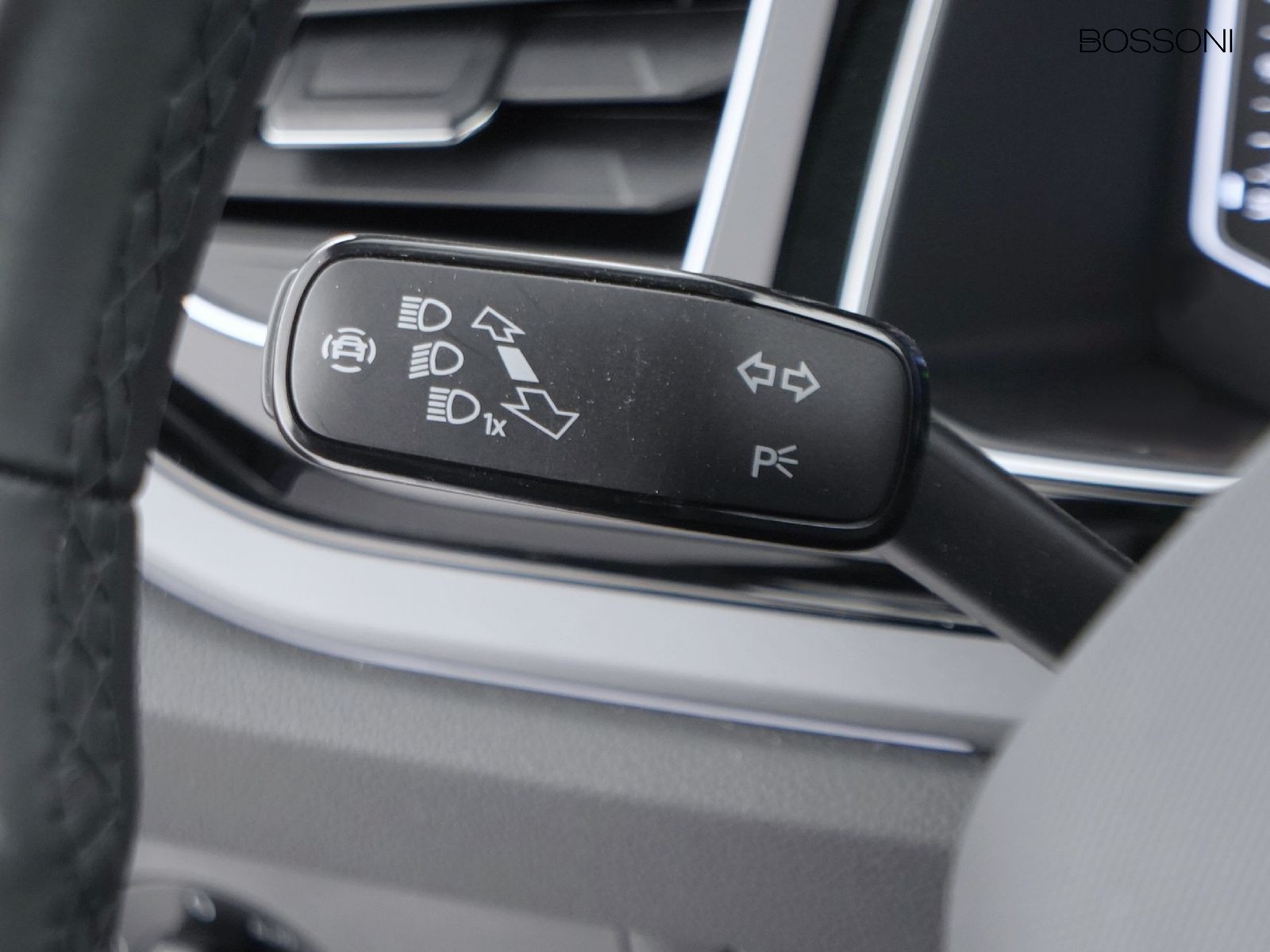 29 - Volkswagen Taigo 1.0 tsi 115cv r-line dsg