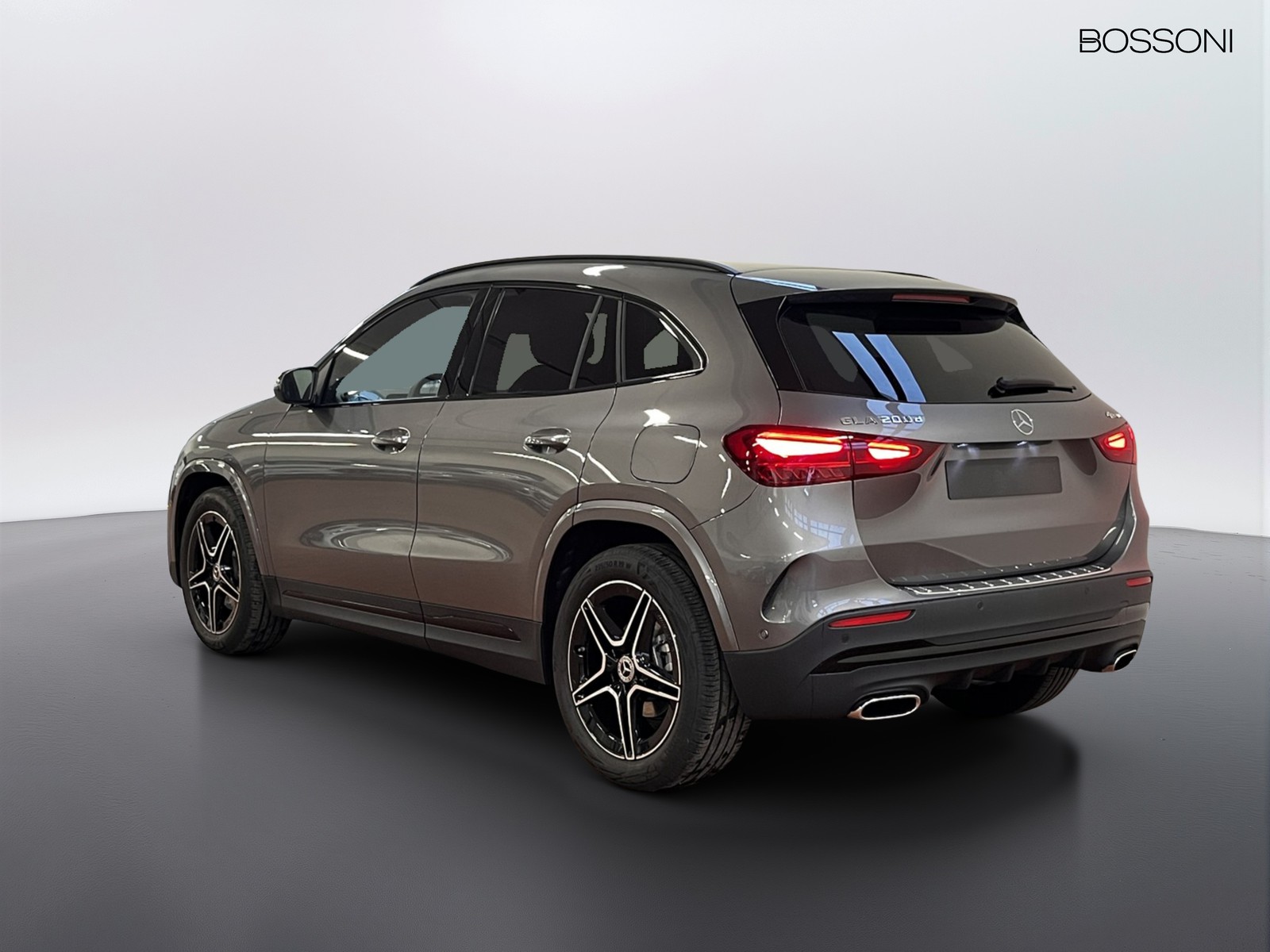 5 - Mercedes GLA 200 d amg line premium 4matic 8g-dct
