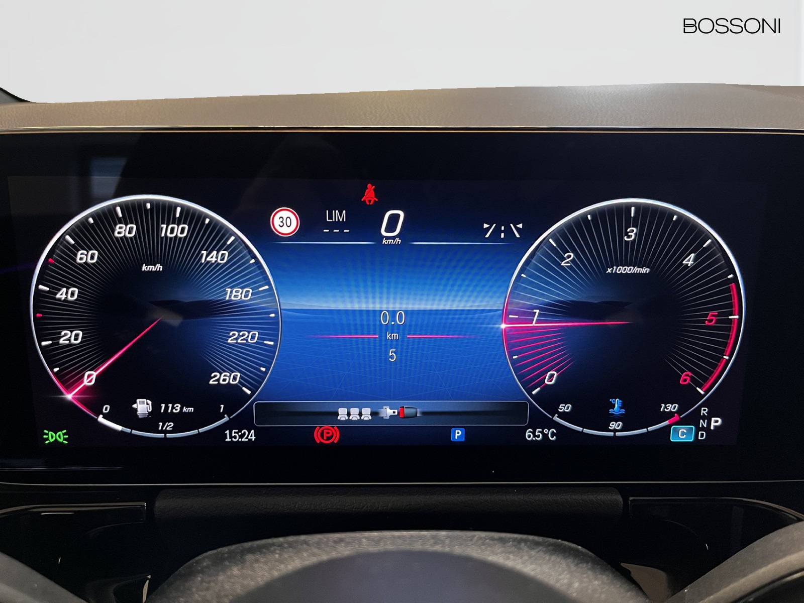 9 - Mercedes GLA 200 d amg line premium 4matic 8g-dct