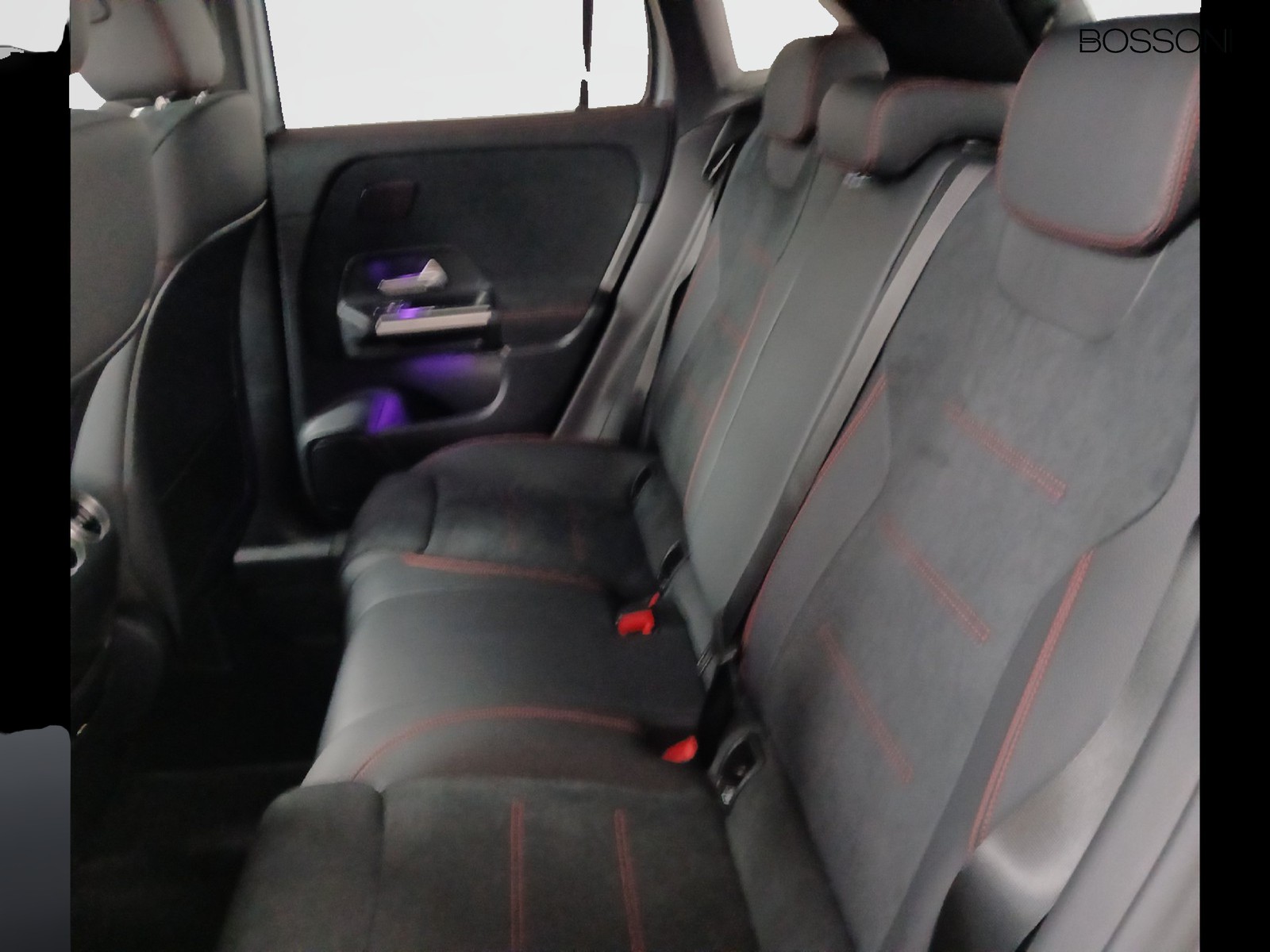 8 - Mercedes GLA 200 d amg line premium 4matic 8g-dct