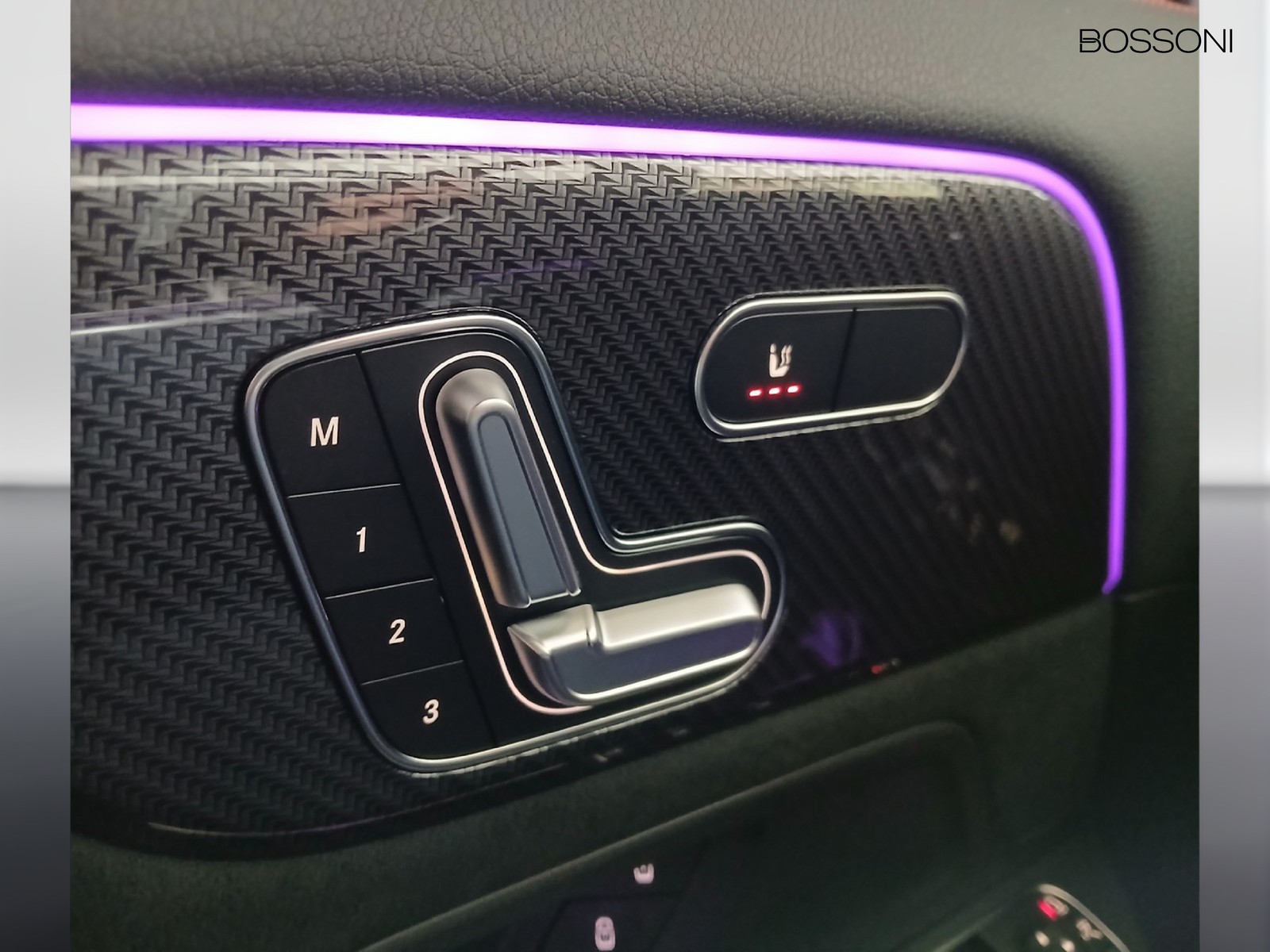 14 - Mercedes GLA 200 d amg line premium 4matic 8g-dct