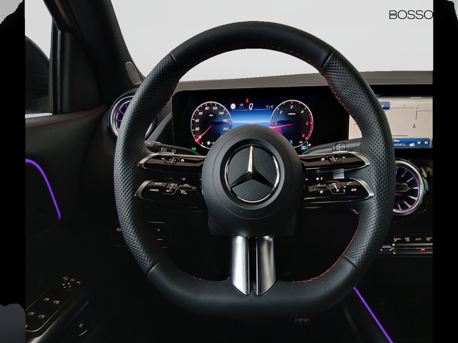 17 - Mercedes GLA 200 d amg line premium 4matic 8g-dct