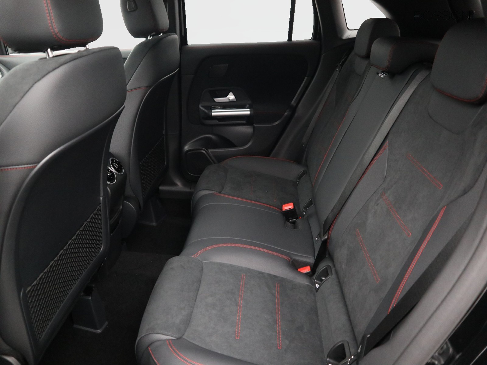 8 - Mercedes GLA 200 d amg line premium 4matic 8g-dct