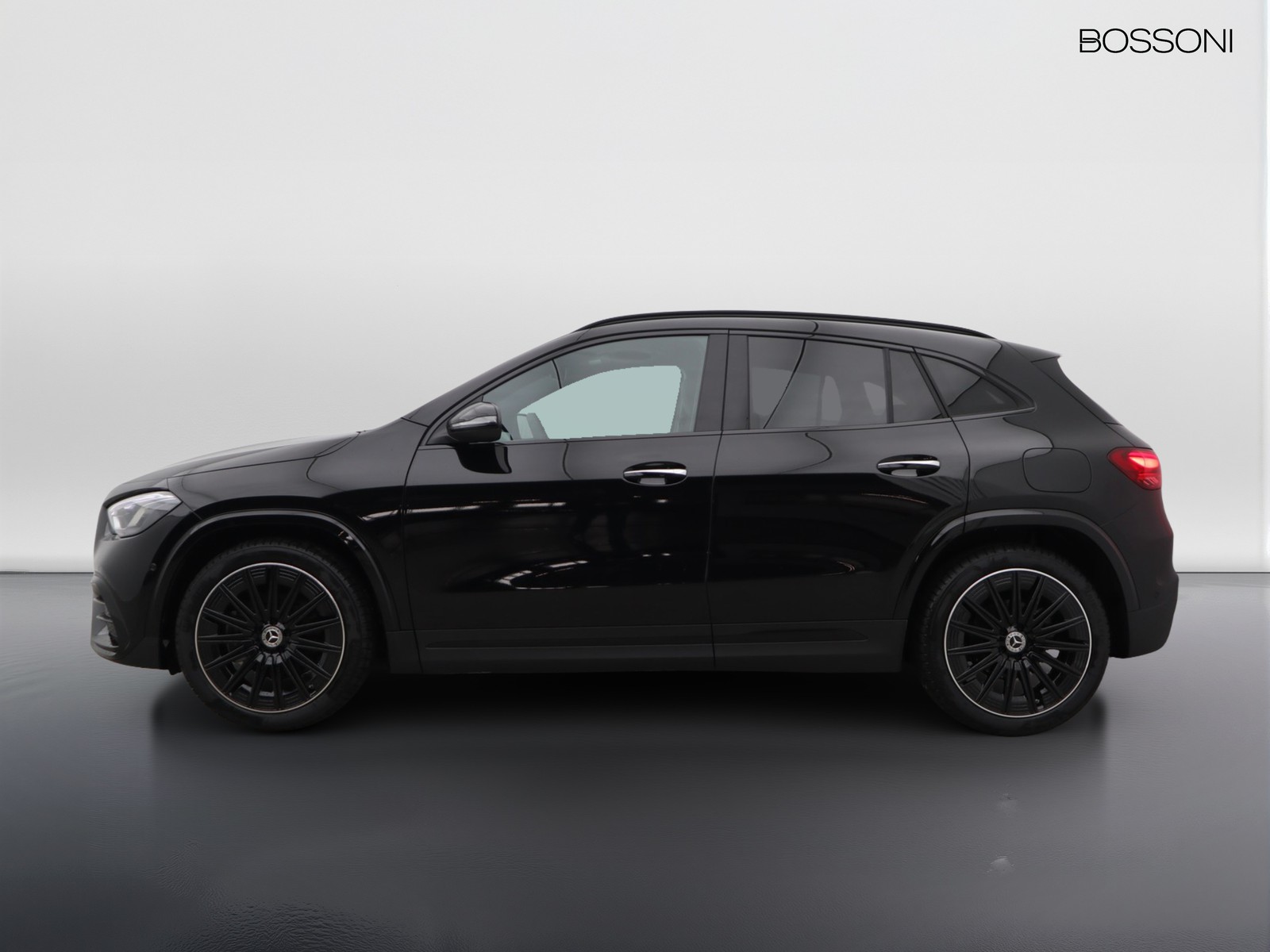 3 - Mercedes GLA 200 d amg line premium 8g-dct