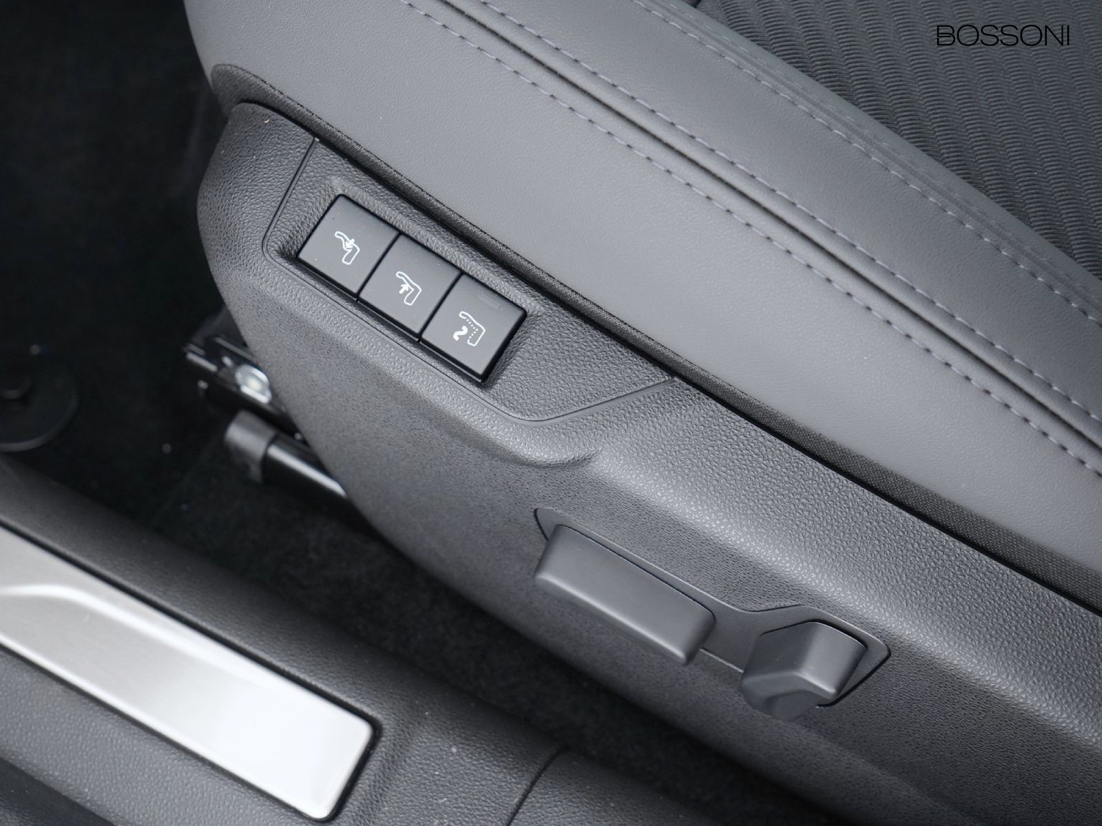 23 - Alfa Romeo Junior 1.2 hybrid 145cv ibrida edct6