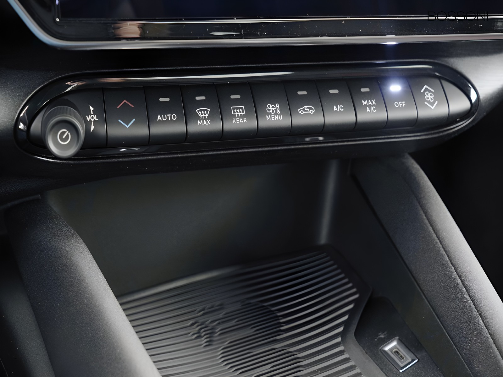 24 - Alfa Romeo Junior 1.2 hybrid 145cv ibrida edct6