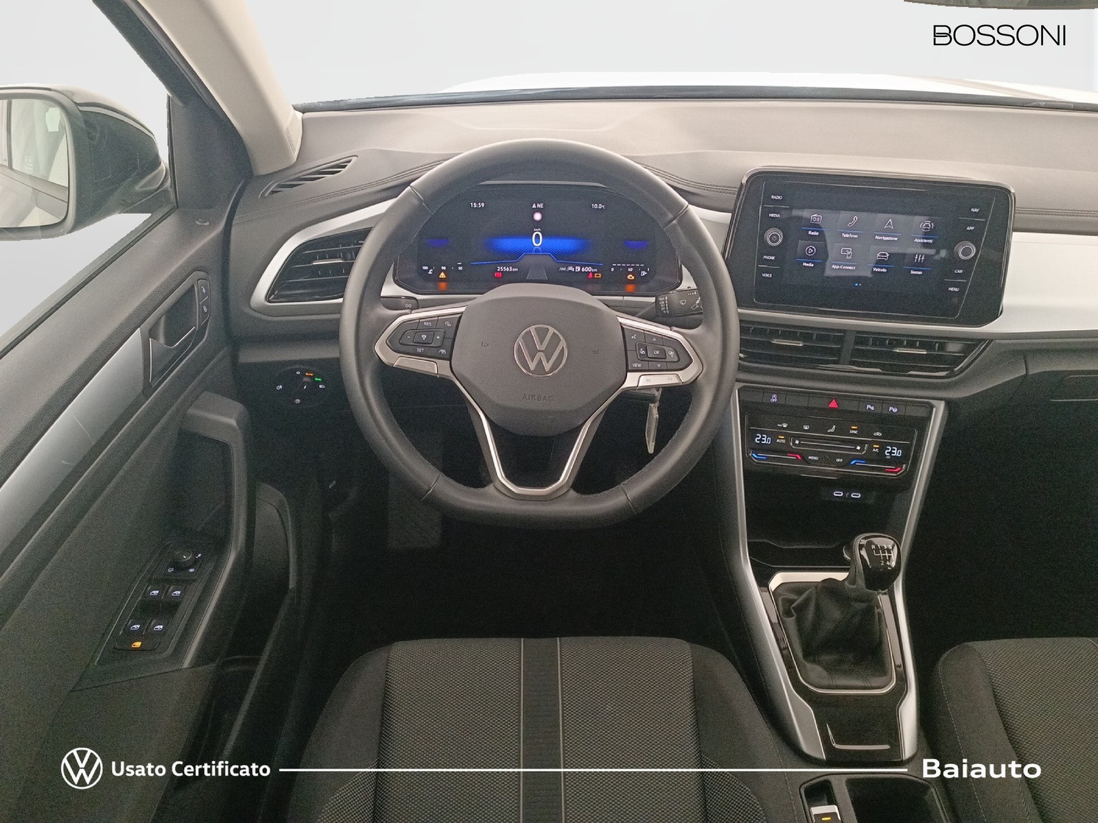 8 - Volkswagen T-Roc 2.0 tdi scr 115cv life