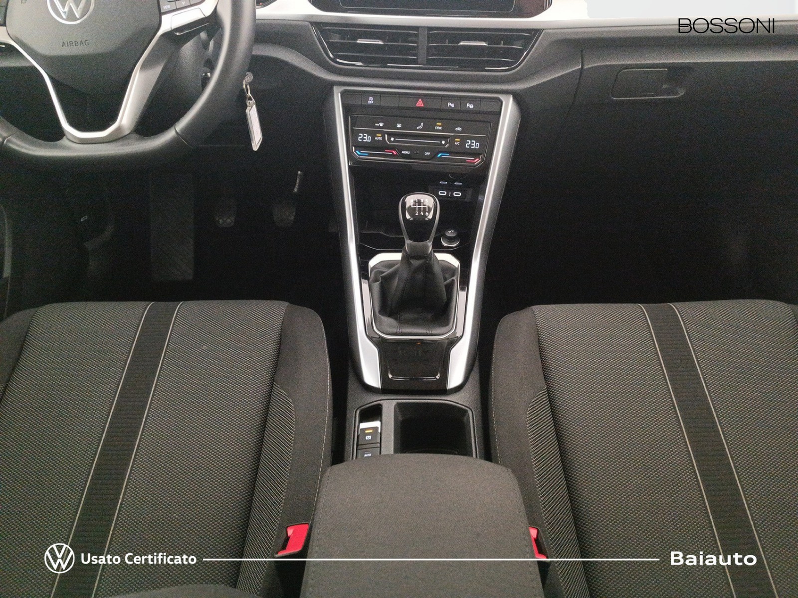 14 - Volkswagen T-Roc 2.0 tdi scr 115cv life