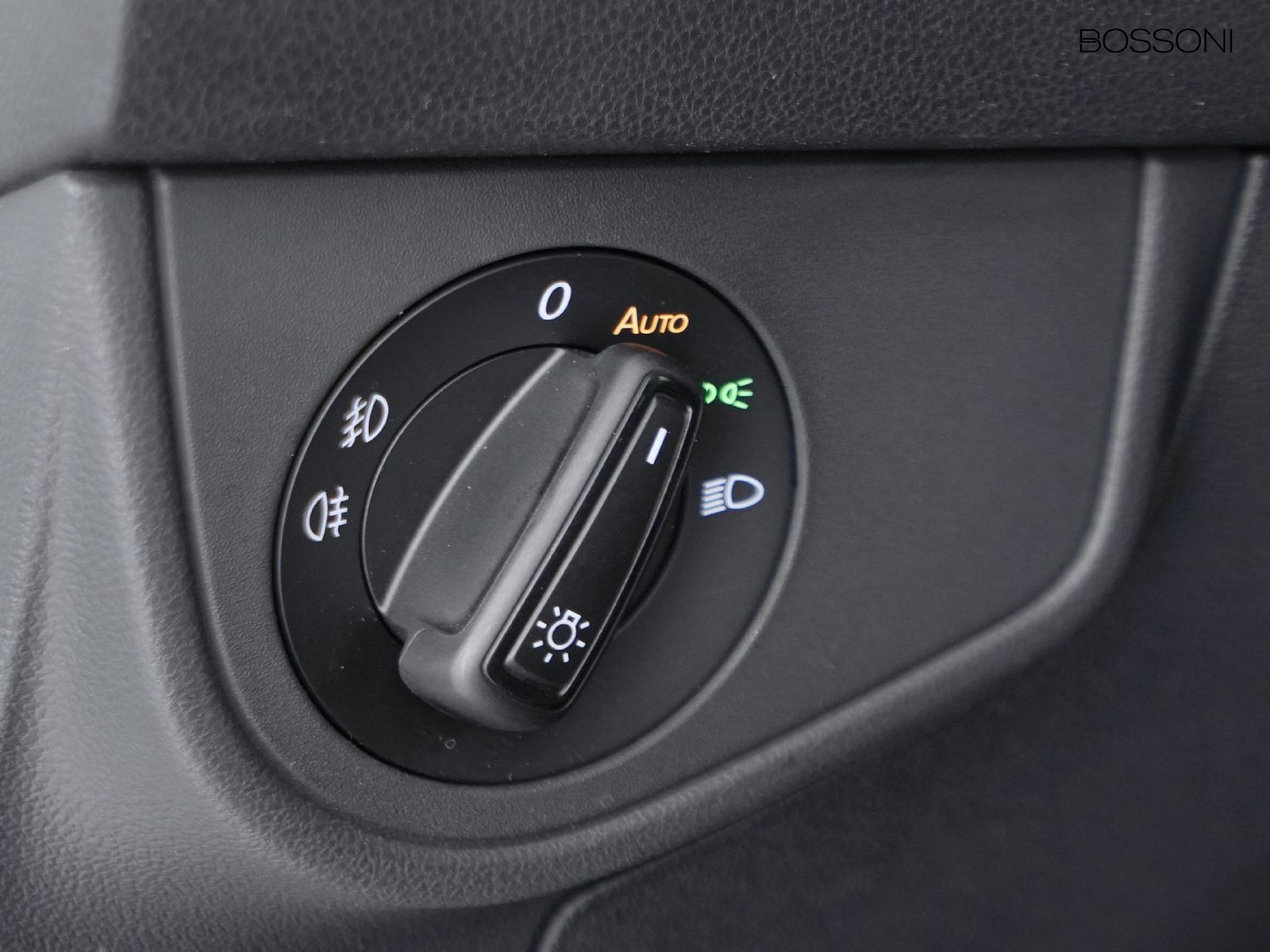 16 - Volkswagen Taigo 1.0 tsi 115cv r-line dsg