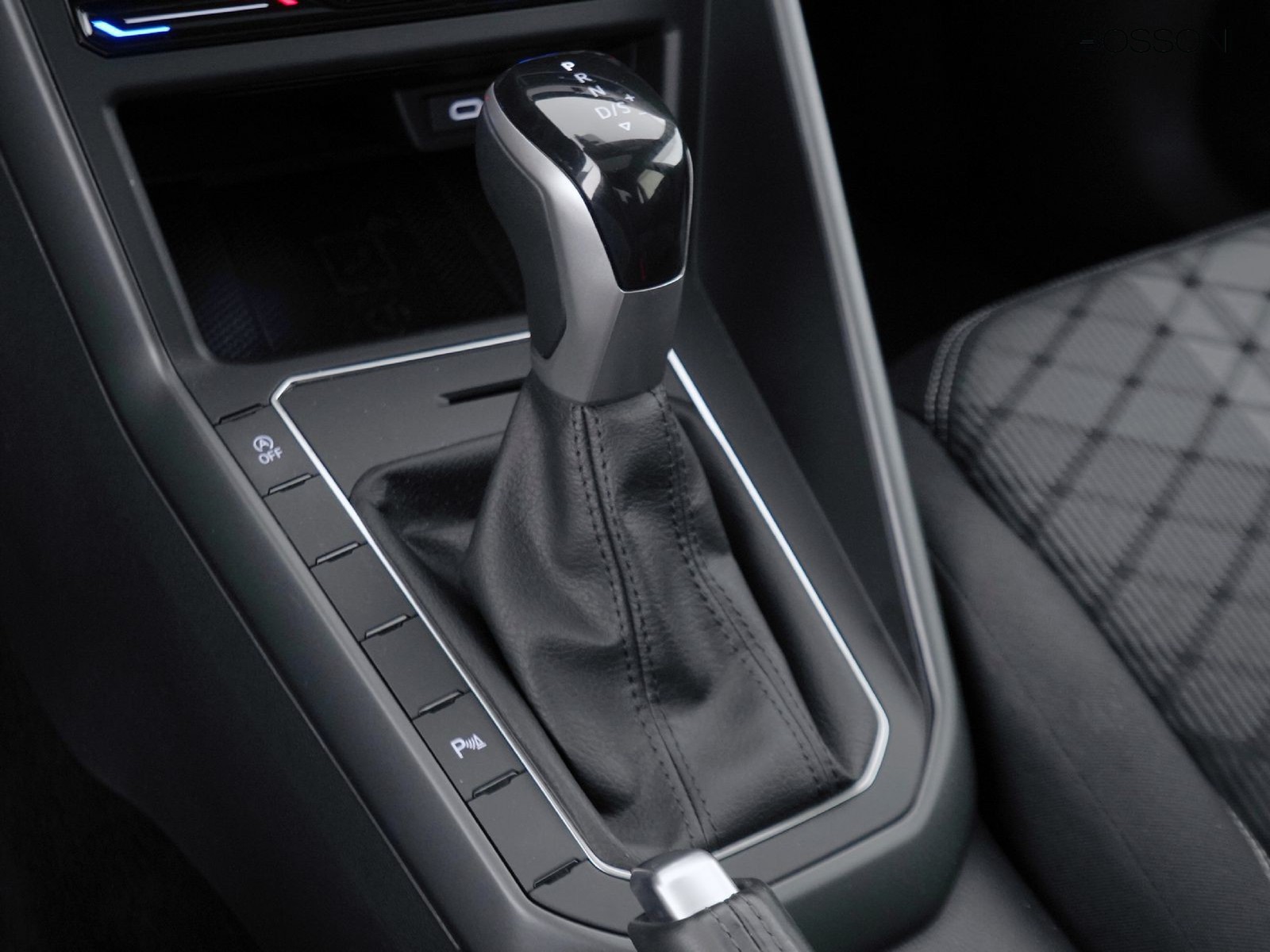 24 - Volkswagen Taigo 1.0 tsi 115cv r-line dsg