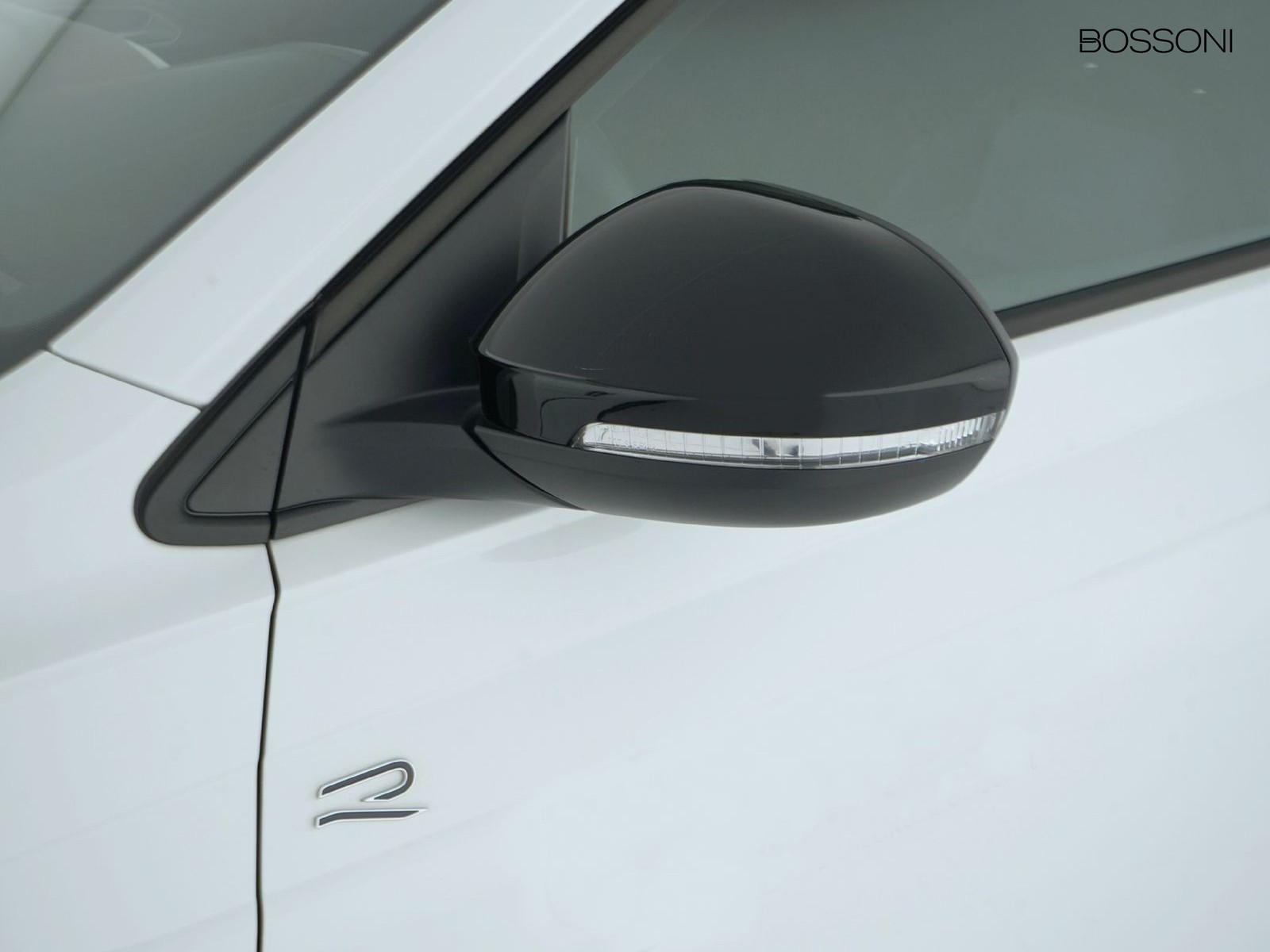 38 - Volkswagen Taigo 1.0 tsi 115cv r-line dsg