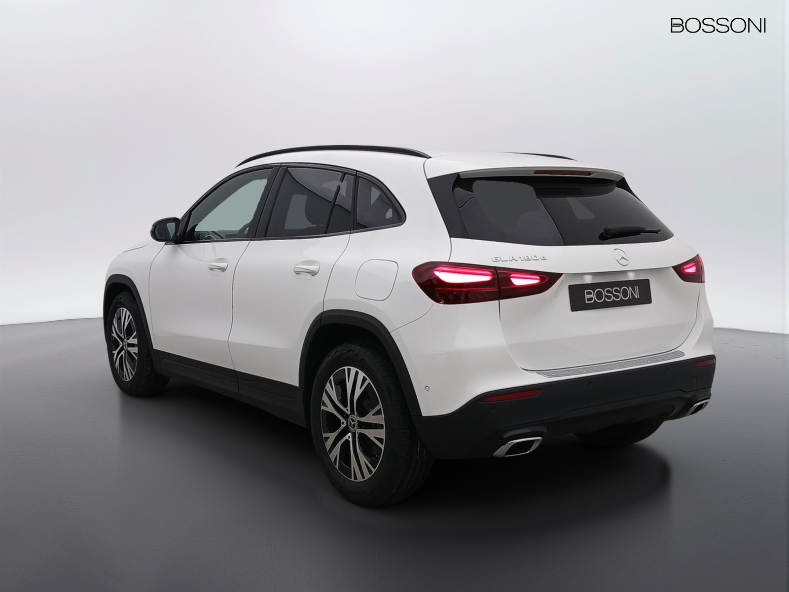 5 - Mercedes GLA 180 d progressive advanced 8g-dct