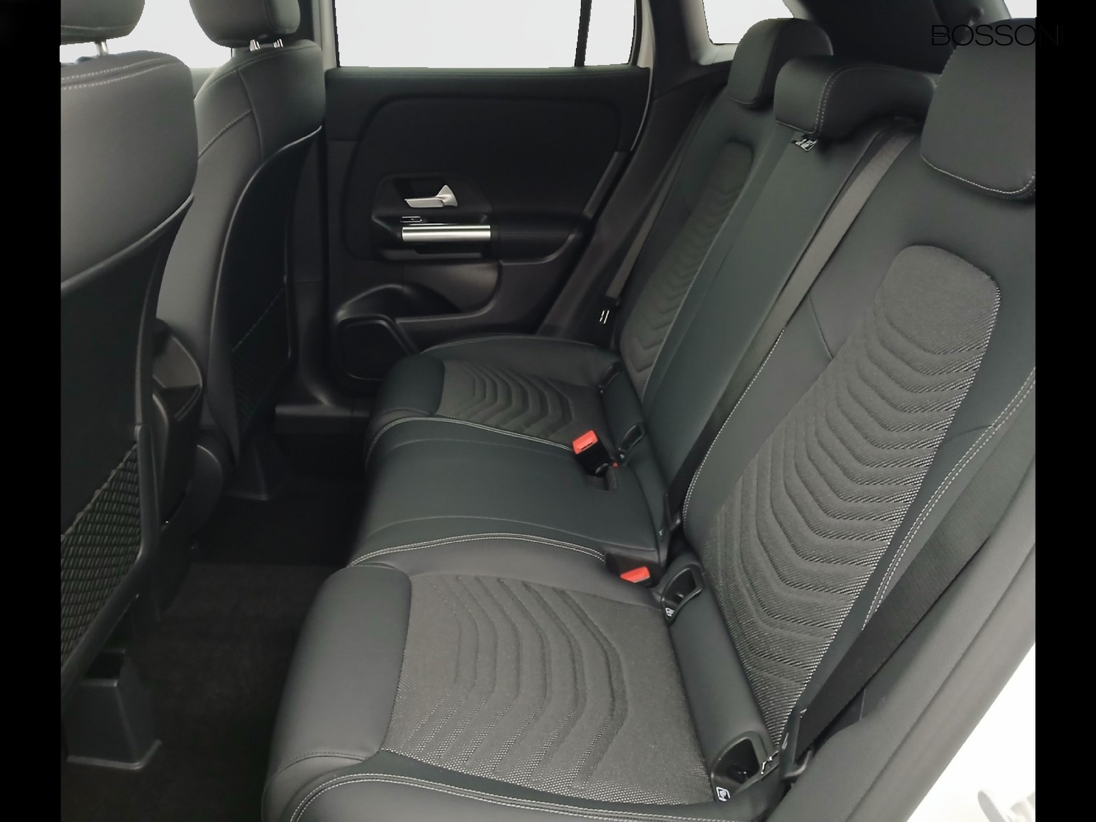 8 - Mercedes GLA 180 d progressive advanced 8g-dct