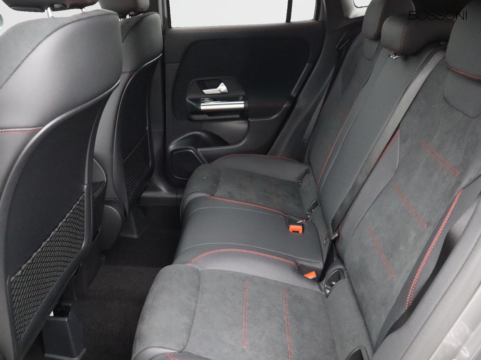 8 - Mercedes GLA 180 d amg line advanced plus 8g-dct