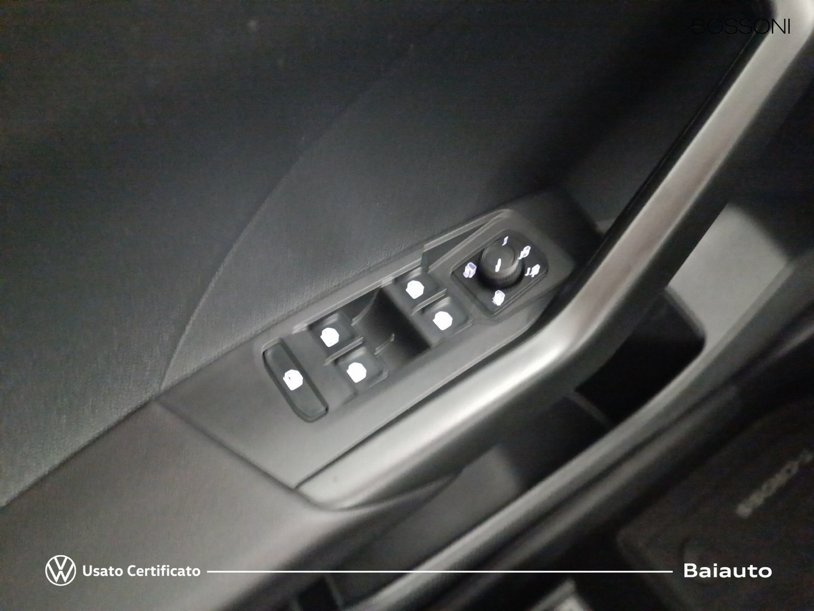 17 - Volkswagen T-Cross 1.0 tsi 95cv style