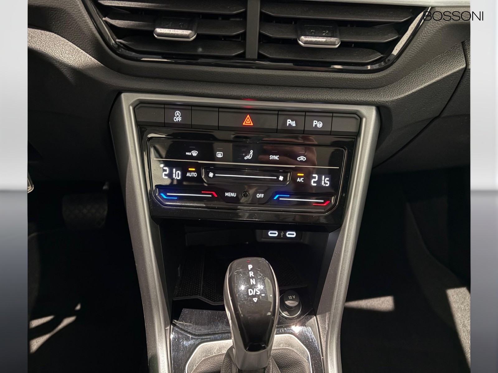 16 - Volkswagen T-Roc 2.0 tdi scr 150cv life dsg