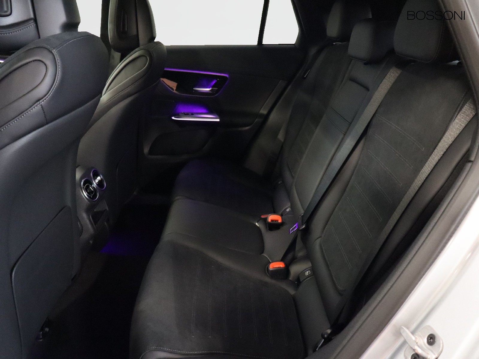 8 - Mercedes GLC coupe 220 d amg line premium 4matic 9g-tronic