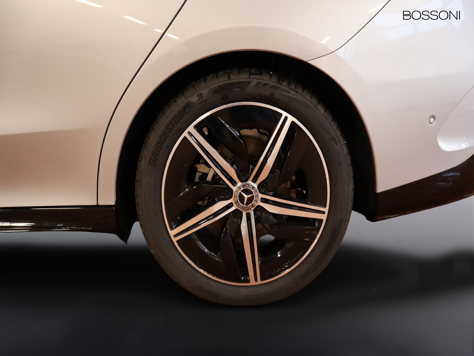 4 - Mercedes CLA 200 advanced plus 4matic auto