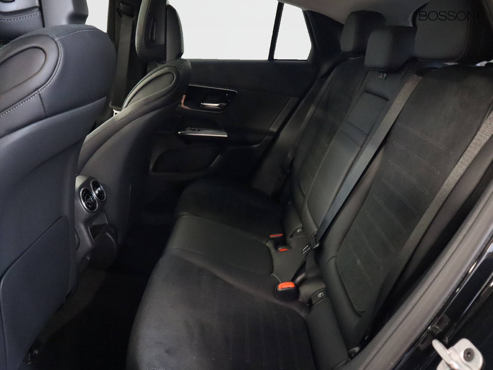 8 - Mercedes GLC coupe 300 de plug in hybrid amg line premium tech 4matic 9g-tronic