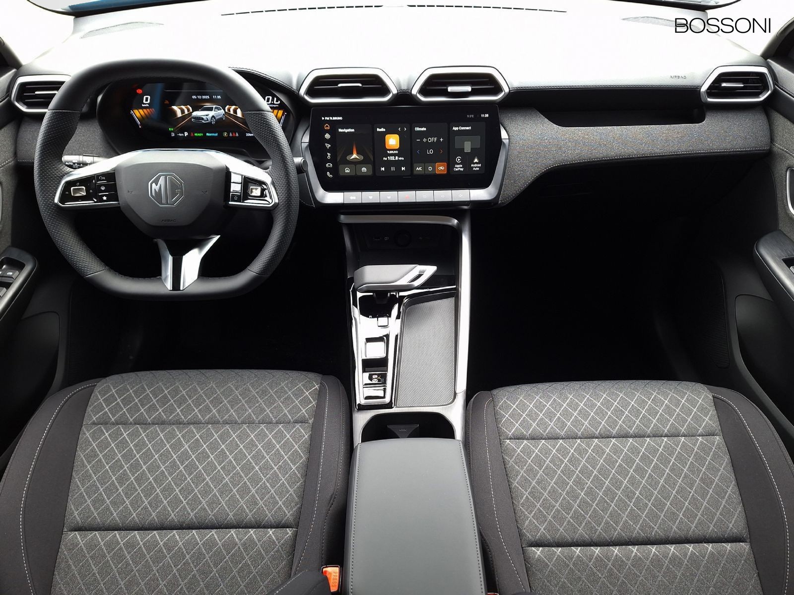 8 - Mg ZS 1.5 hybrid+ comfort auto