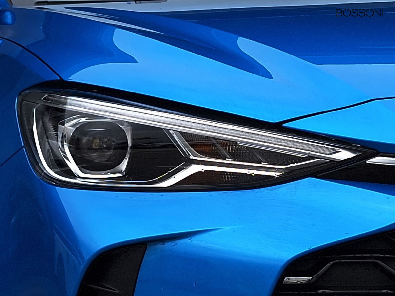 14 - Mg ZS 1.5 hybrid+ comfort auto